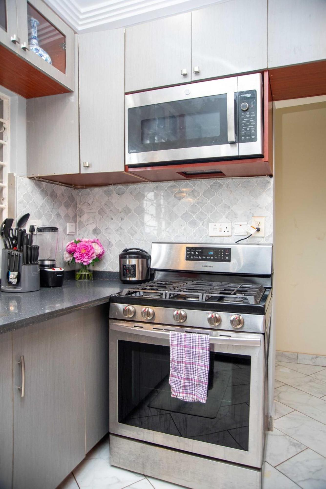 Seyramz Palace - Free Airport Pick Up - High Speed Starlink Wifi - Car Rental Tamale Buitenkant foto