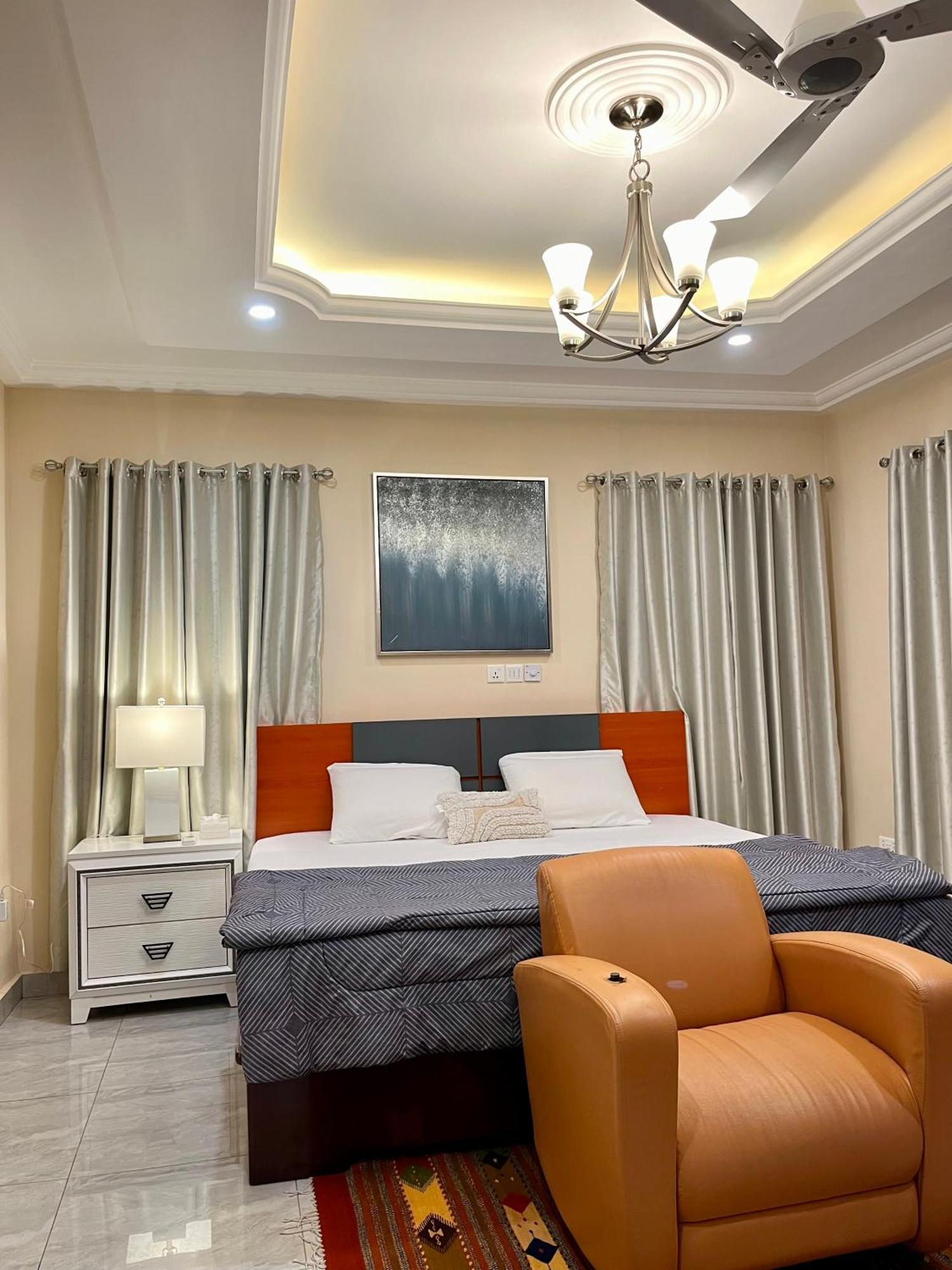 Seyramz Palace - Free Airport Pick Up - High Speed Starlink Wifi - Car Rental Tamale Buitenkant foto