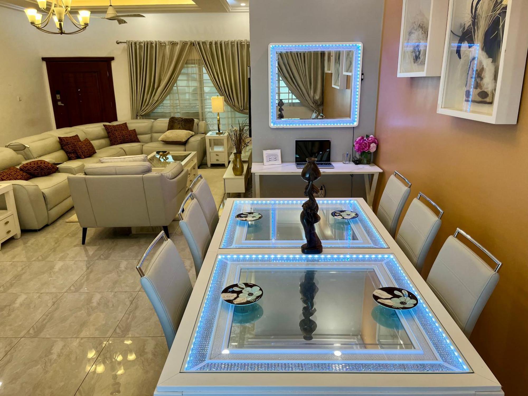 Seyramz Palace - Free Airport Pick Up - High Speed Starlink Wifi - Car Rental Tamale Buitenkant foto